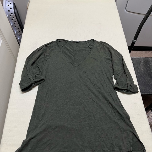 LA Made XS olive v-neck back faux button top - Picture 2 of 10